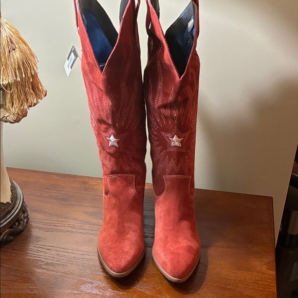dingo Shoes - Dingo Red Star  Suede Heeled Boots NWT 10